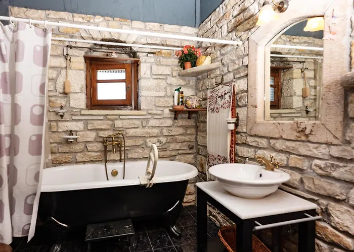 Alexana - Traditional House * Kato Figalia