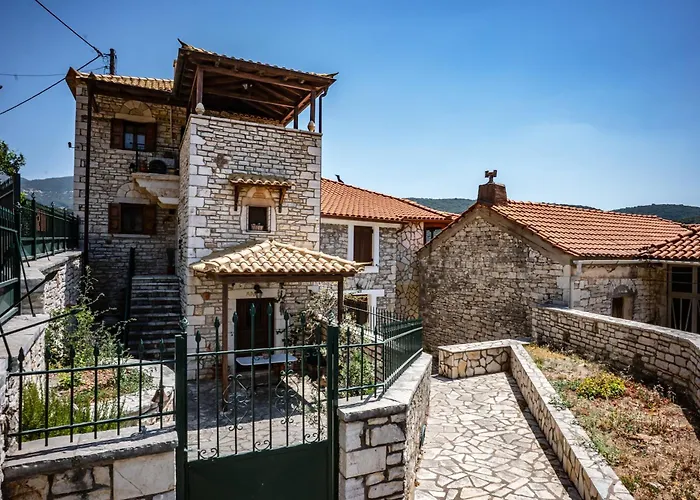 Alexana - Traditional House Hébergement de vacances