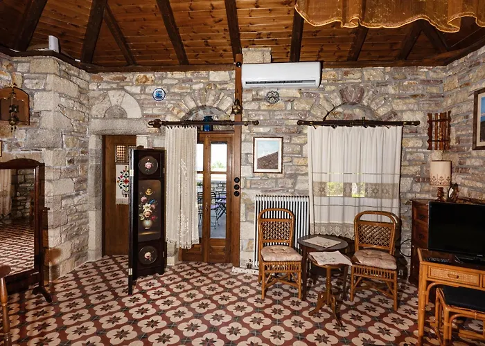 Hébergement de vacances Alexana - Traditional House *