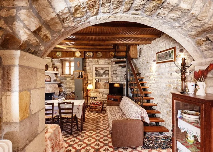 Alexana - Traditional House * Kato Figalia